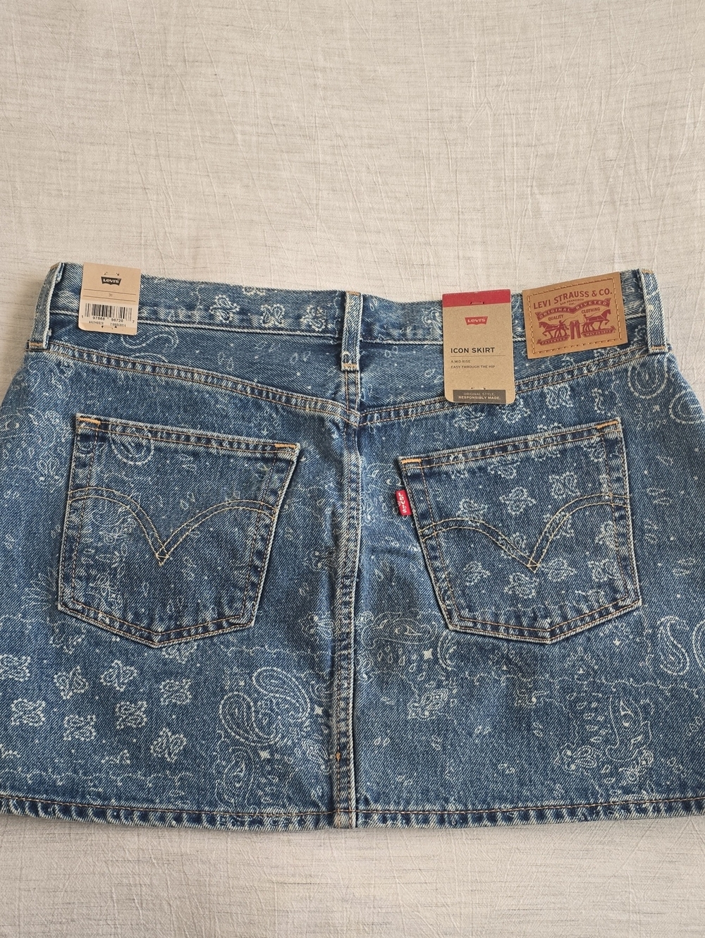 Levi's Blue Denim Mini Skirt with White Bandana Print Size:31 - Picture 3 of 10